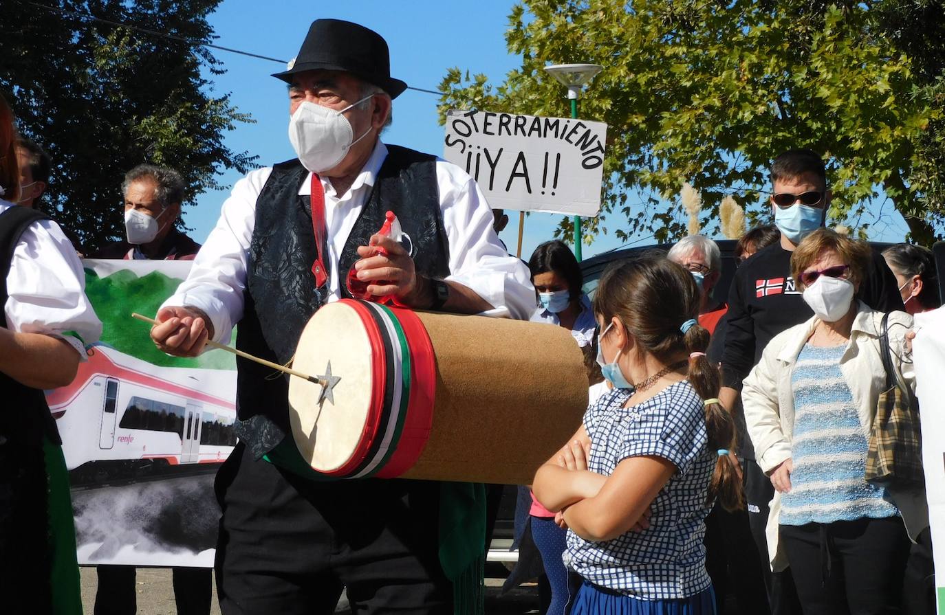 Fotos: Jornada reivindicativa por el soterramiento de las vías