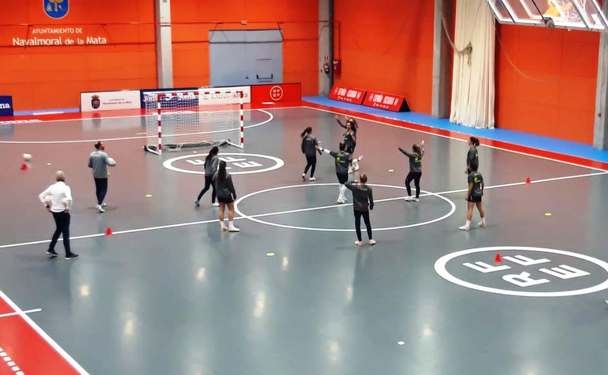 Entrenamiento de la selección en el pabellón Antonio Jara 