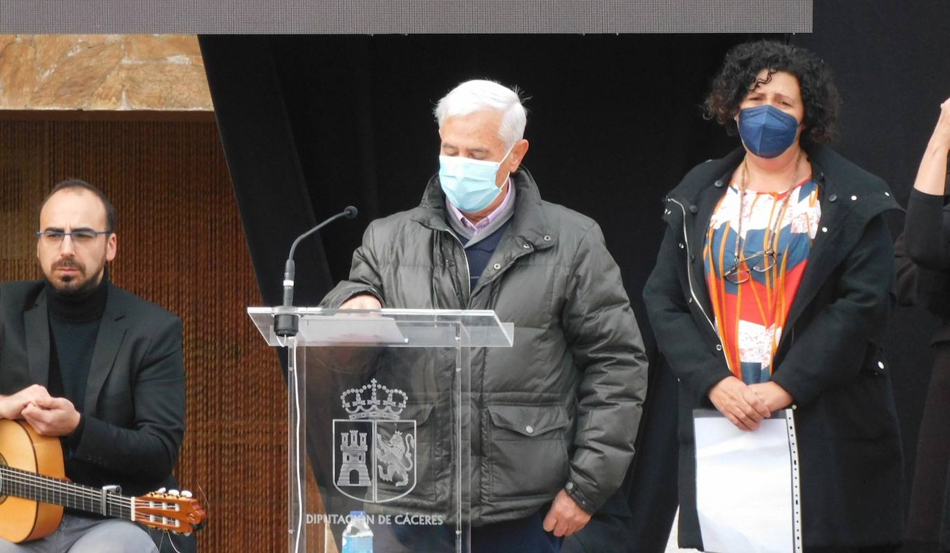 Fotos: Emotivo homenaje a Charo Cordero en Romangordo