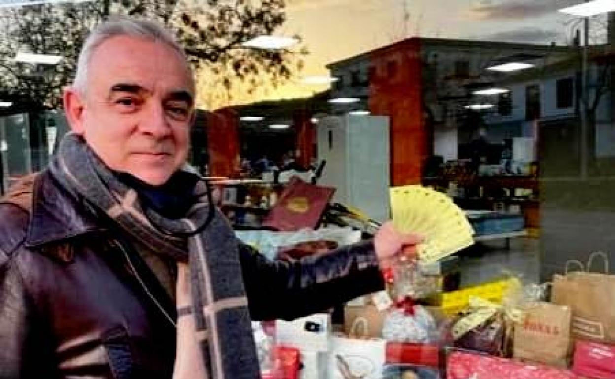 La Asociación Comercio Moralo entrega la súper cesta navideña