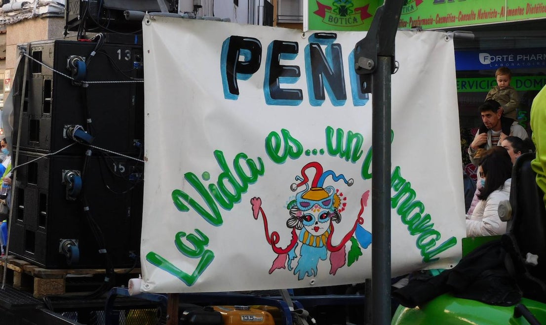 Fotos: Primer desfile de carrozas y comparsas