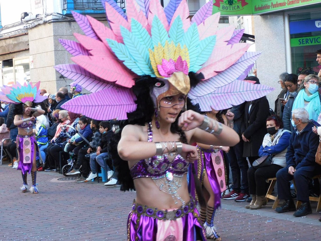 Fotos: Primer desfile de carrozas y comparsas