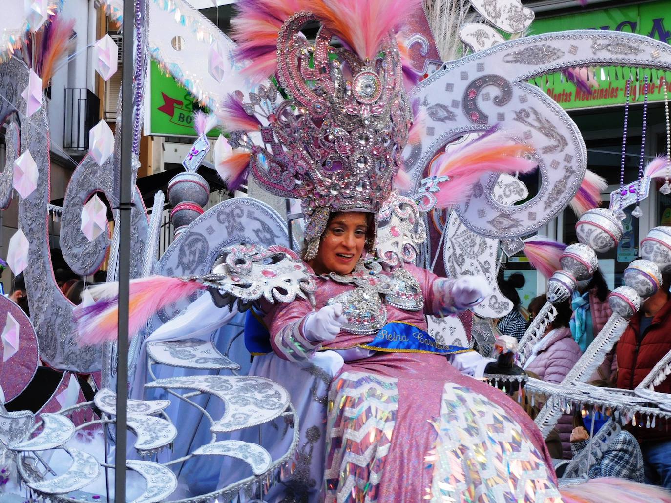 Fotos: Primer desfile de carrozas y comparsas