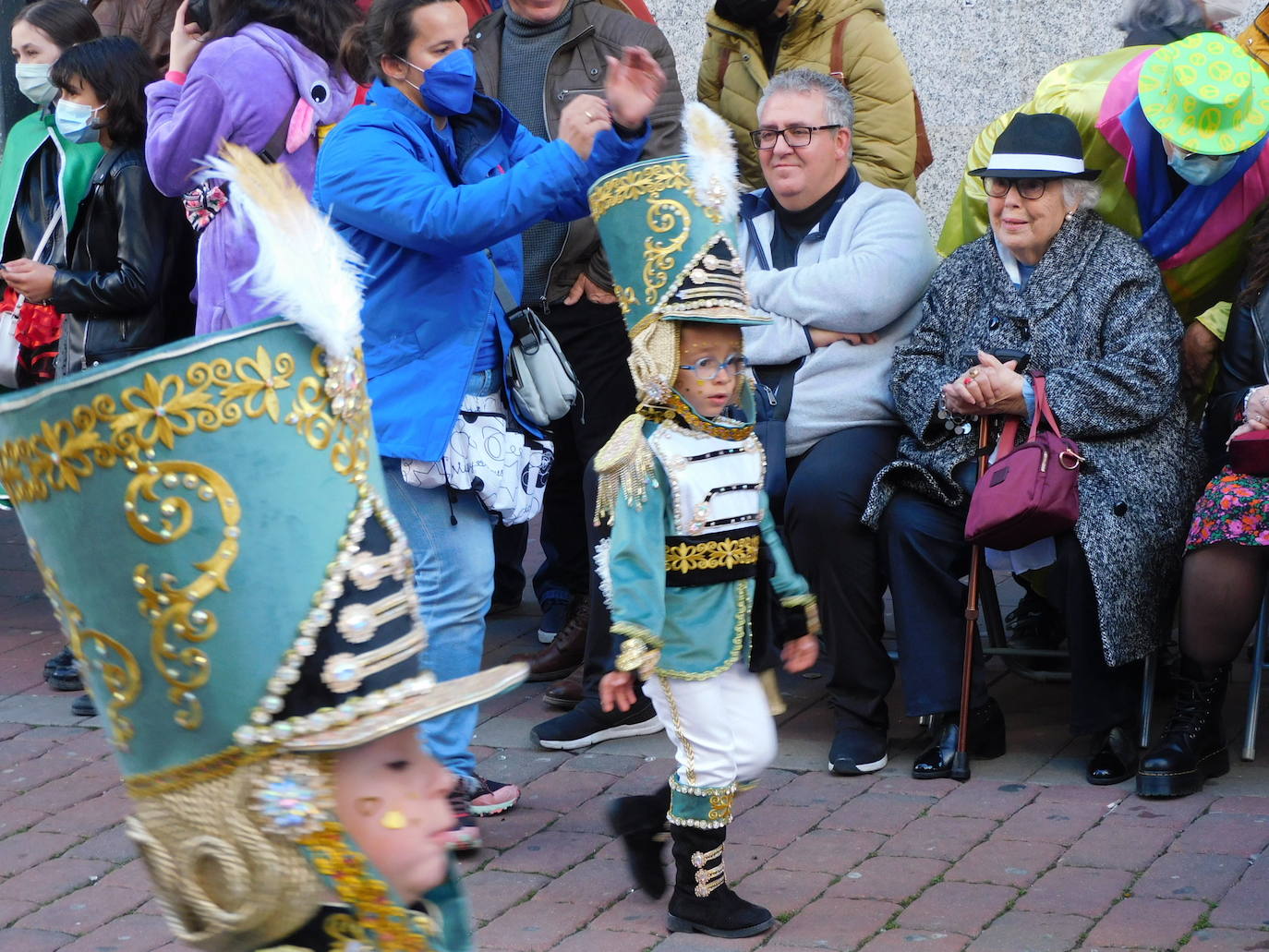 Fotos: Primer desfile de carrozas y comparsas