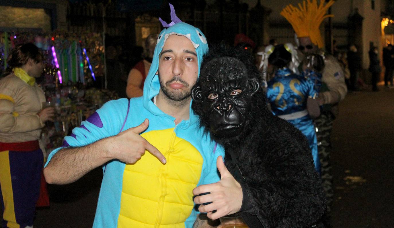 Fotos: Multitudinario pasacalles carnavalero