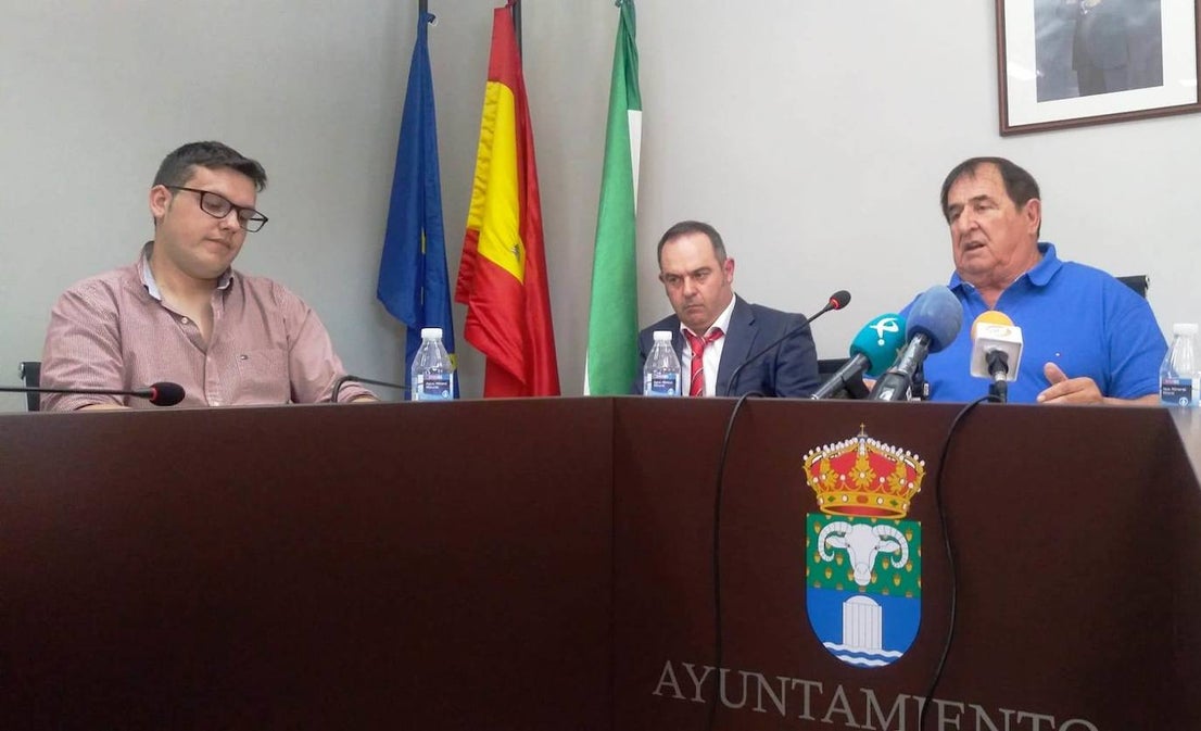 Fotos: Relevo en la alcaldía de Saucedilla