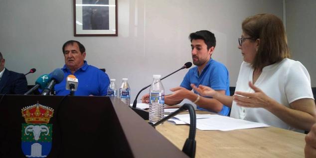 Fotos: Relevo en la alcaldía de Saucedilla