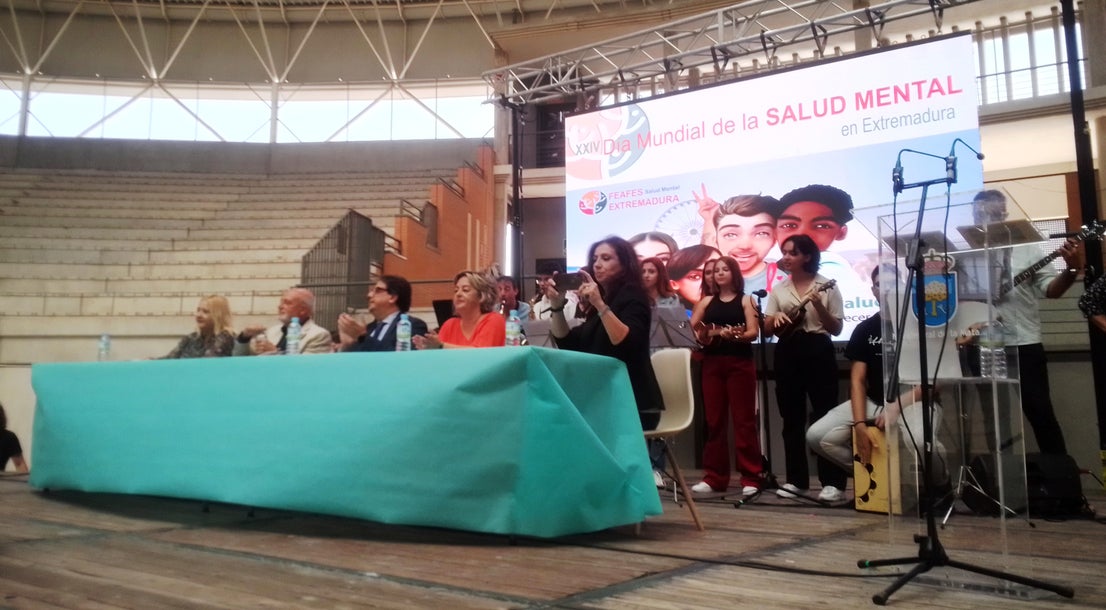 Fotos: Navalmoral celebra el Día Mundial de la Salud Mental