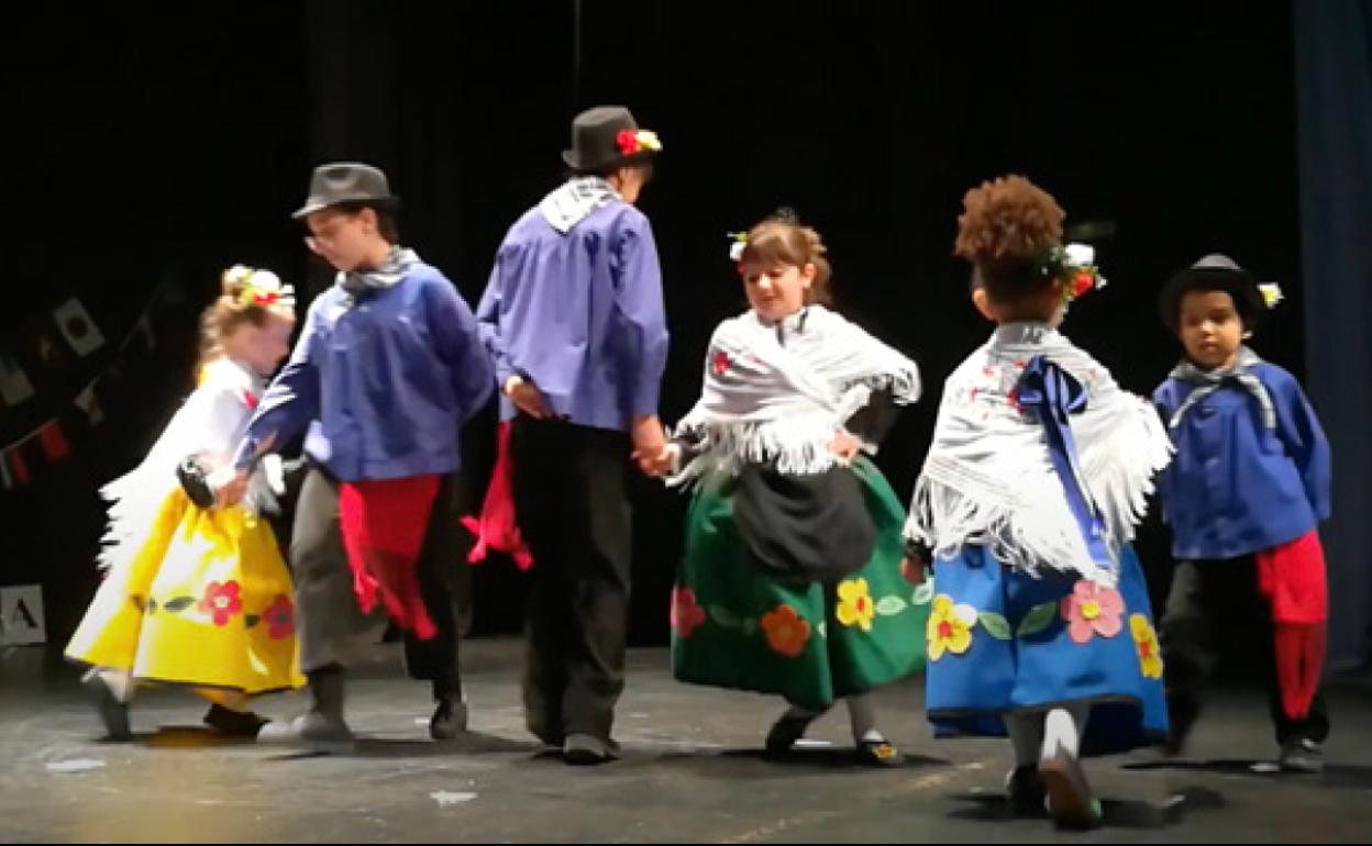 El Festival de Folklore Infantil cumplirá el sábado 25 años