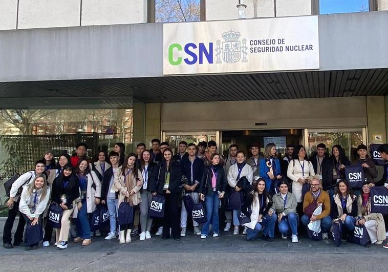 Estudiantes de los institutos Augustóbriga y Zurbarán visitan el Consejo de Seguridad Nuclear