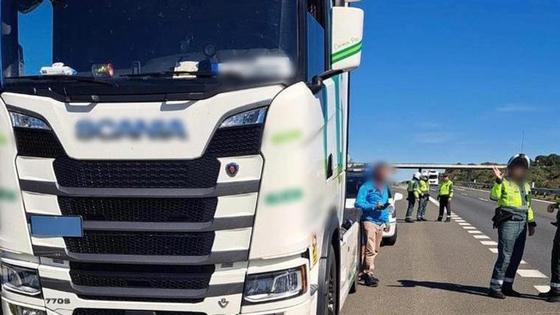 Roba un camión en Toledo y lo detienen en Malpartida de Plasencia con el permiso de conducir retirado
