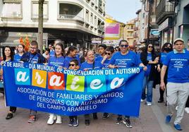 Aplausos para la presidenta de ARATEA y el personal del centro que gestiona