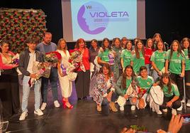 Foto de familia de las ganadoras de los VIII Premios Violeta