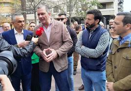Jorge Martín junto a Javier Ortega Smith