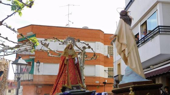 La procesión del Encuentro despide la Semana Santa