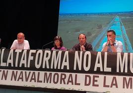 Enrique Hueso, Cristina Cano, Eusebio Bravo y Luis Martín en la casa de cultura