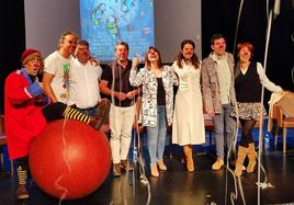 Desenfada presentación en el Teatro del Mercado