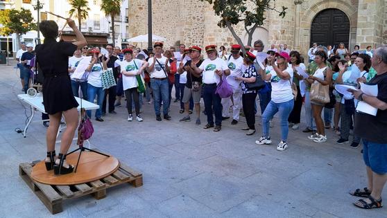 'Basta ya de muros/A luchar y a ganar', canta No al Muro