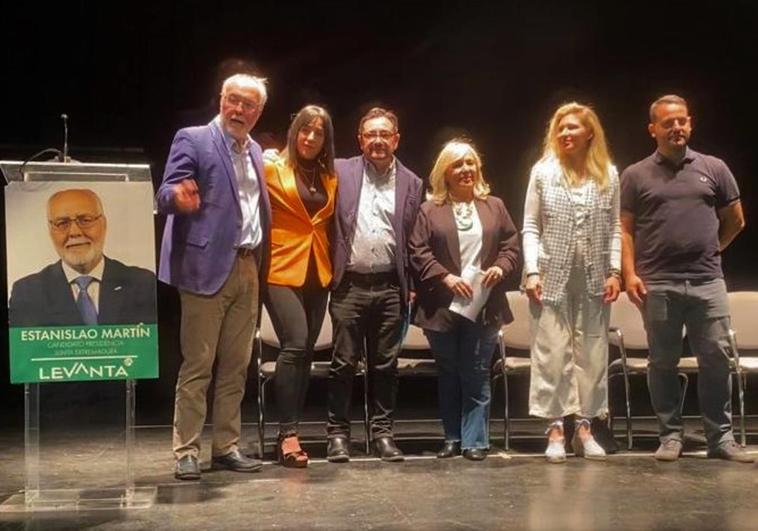 La coalición Levanta reúne a los candidatos de la comarca en la casa de cultura