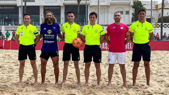 Jayro Muñoz García debuta en la Primera División nacional de fútbol playa