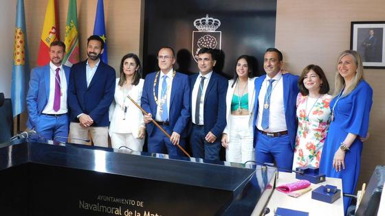 El nuevo alcalde, Enrique Hueso, gestionará las áreas de Festejos y Comercio