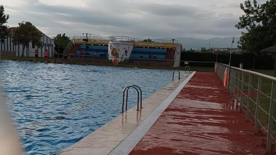 El Ayuntamiento contrata seguridad privada para la piscina municipal