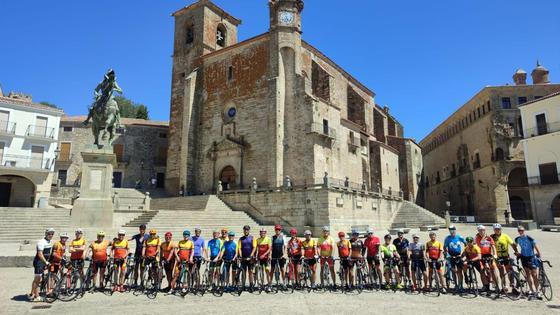 Amigos de la Bici recorre más de 500 kilómetros en cinco etapas