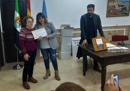 Pilar Fraile, Raquel Medina y Pedro Fernández en la entrega de premios de la anterior edición