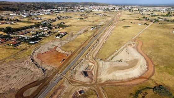 El tren y la gigafactoría, retos destacados del nuevo curso político