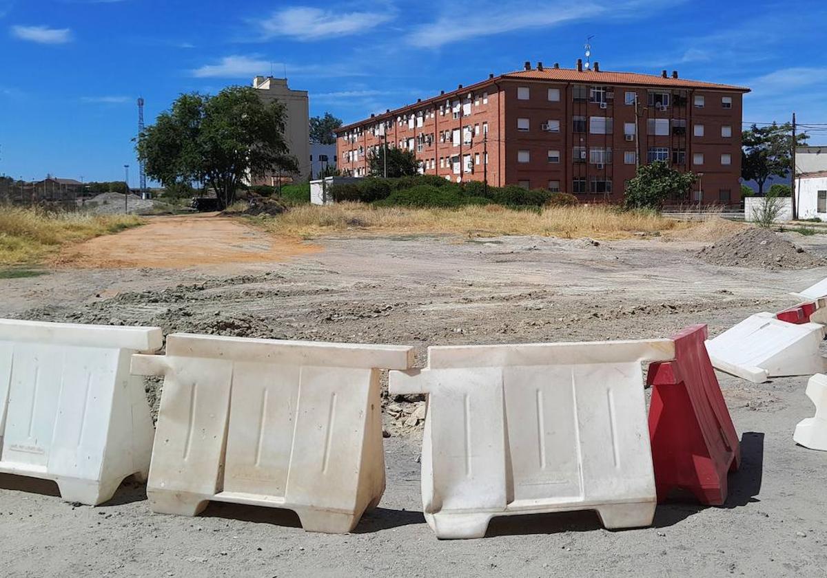 Zona donde se harán obras, con las viviendas a pocos metros
