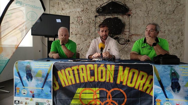 El Trofeo 'Campo Arañuelo' de natación vuelve a mirar al cielo