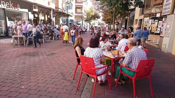 El Ayuntamiento prohíbe el botellón en la zona peatonal de la calle Antonio Concha