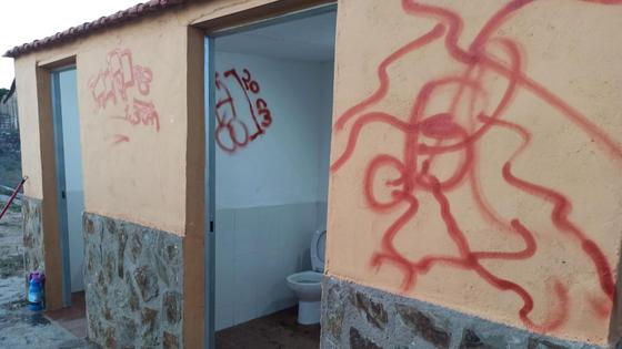 Denuncian actos vandálicos en el parque de Almaraz