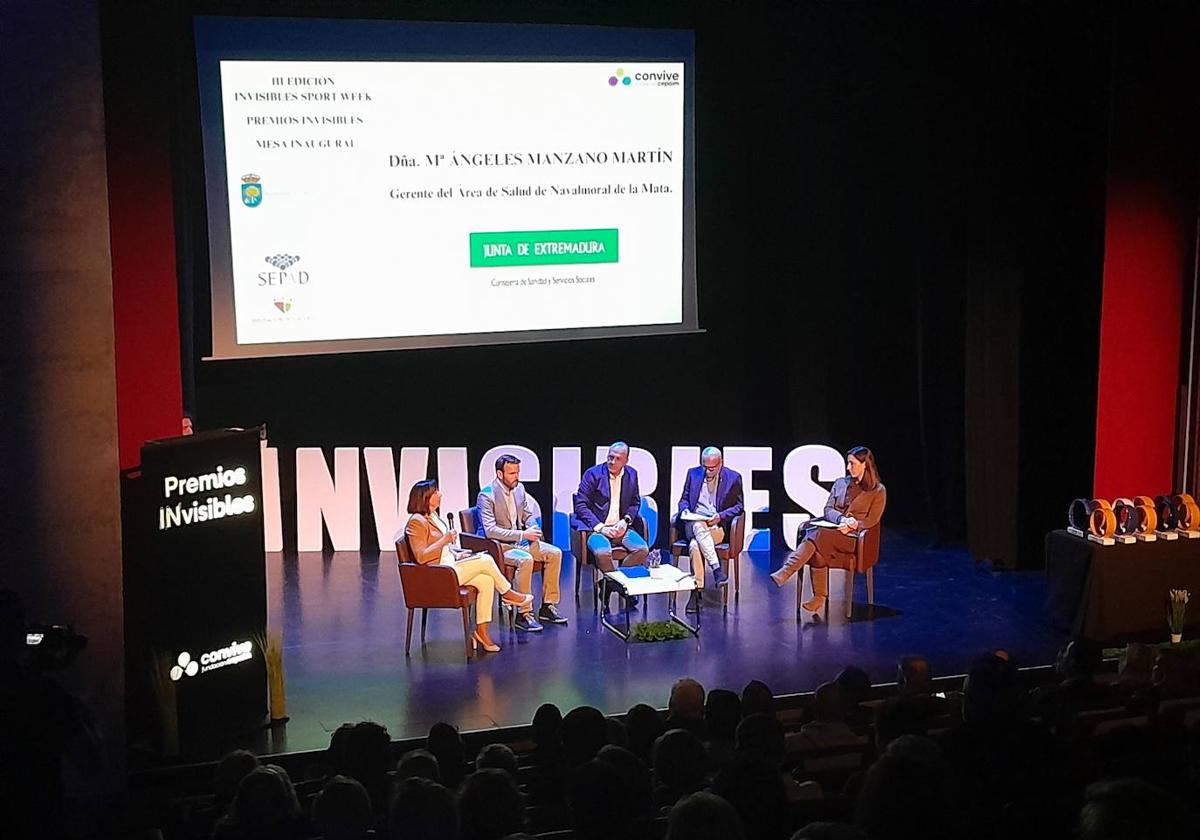 Inicio del acto celebrado en el Teatro del Mercado