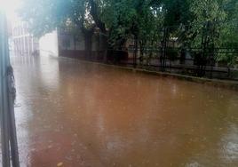 Inundaciones en las cercanías del paso a nivel del barrio de La Paz