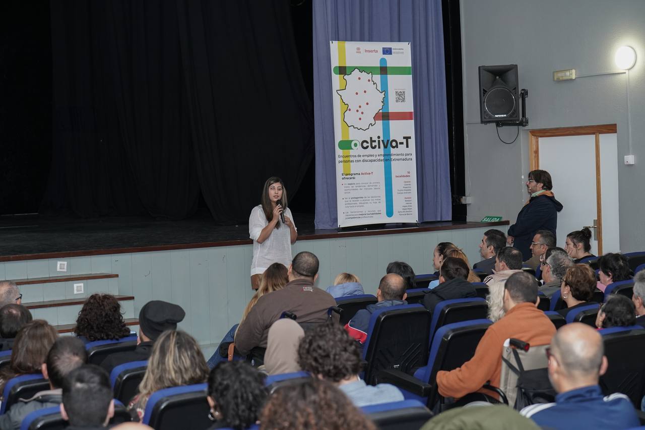 Sara Mejías, directora de la Agencia de la ONCE en Plasencia.