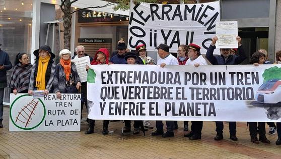 No al Muro secunda la petición para recuperar el tren Ruta de la Plata