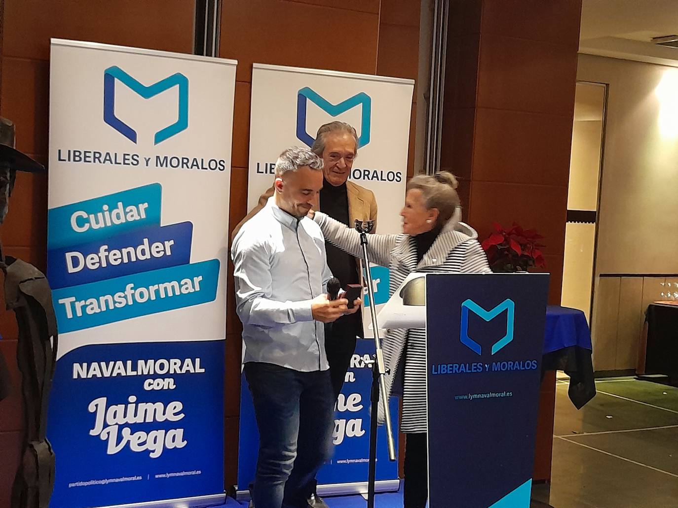 Alfonso Torres recogió el premio en nombre de su hermano