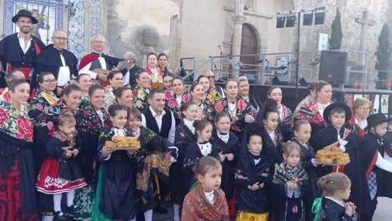 El Pucherino llena Peraleda de música y baile en la celebración de su 25 aniversario