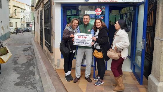 'La Encina Mágica' vende un décimo de un quinto premio