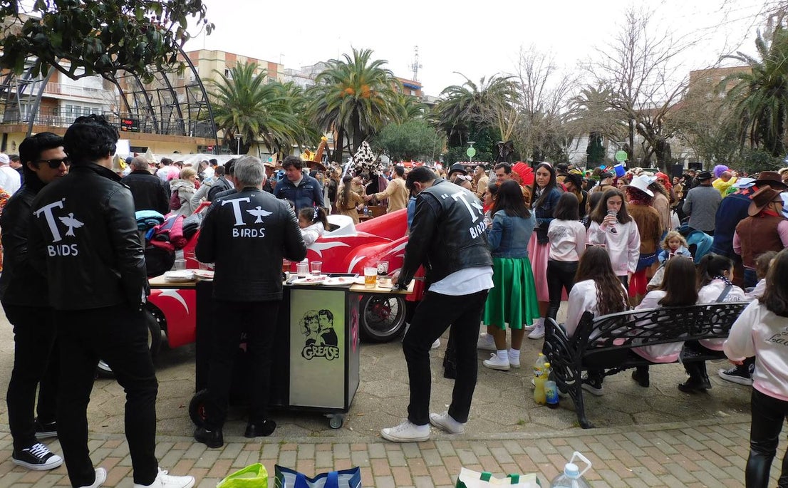 Fotos: El 'Cómete el Carnavalmoral por una pata' reúne a caso 150 grupos