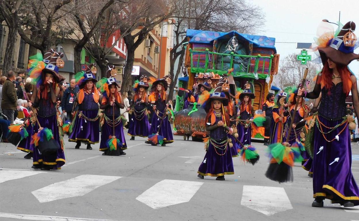Carrozas y comparsas copan Navalmoral