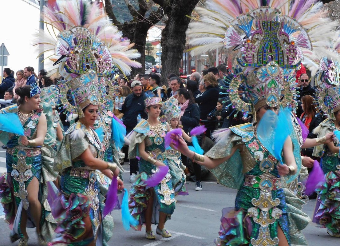 Fotos: Carrozas y comparsas