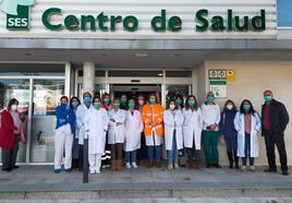 Concentración a las puertas del centro de salud