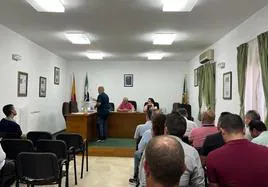 Votación en la primera asamblea celebrada en Majadas