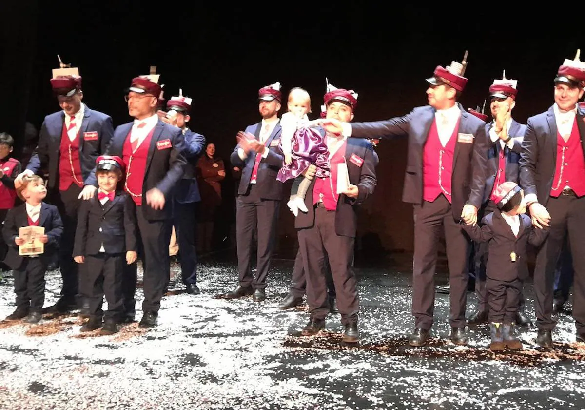 'Los que nunca pierden el tren' sobre el escenario del teatro