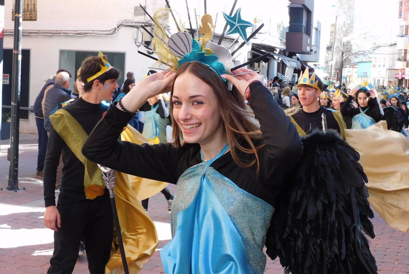 Los institutos cierran el multitudinario desfile estudiantil