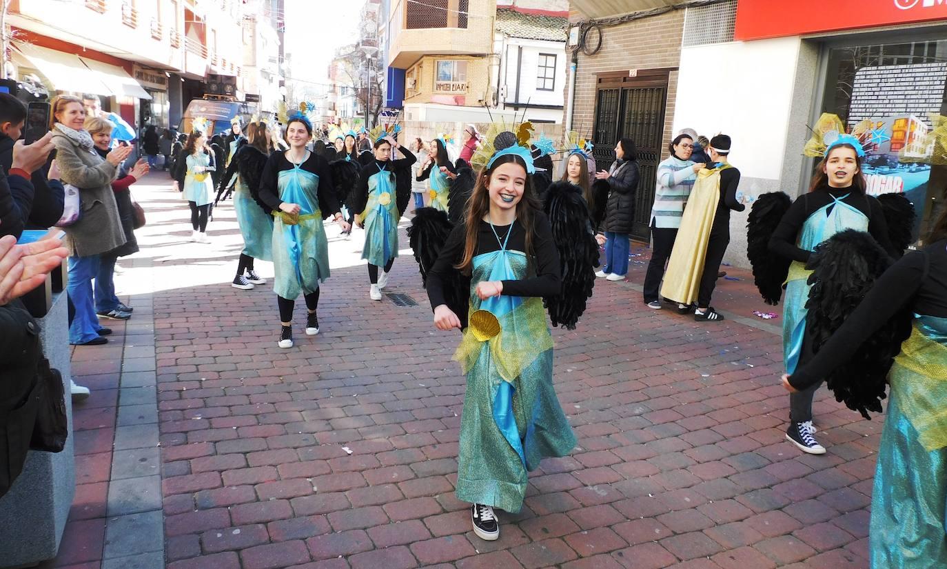 Los institutos cierran el multitudinario desfile estudiantil