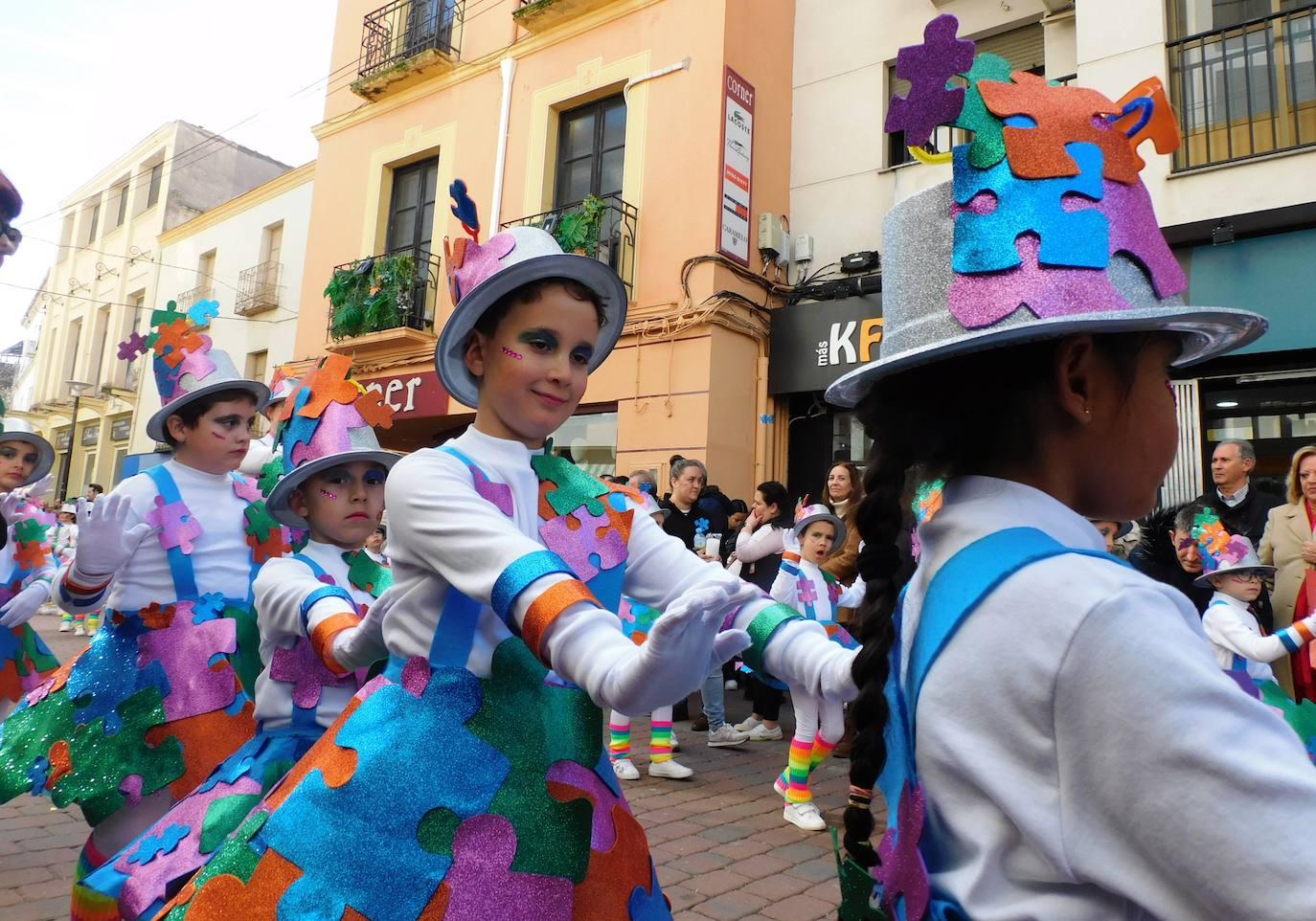 Los colegios abren el desfile juvenil aplazado el viernes de Carnaval