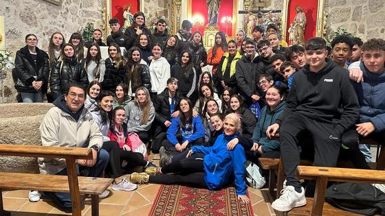 Estudiantes de los institutos Zurbarán y Augustóbriga 'peregrinan' a Valdehúncar